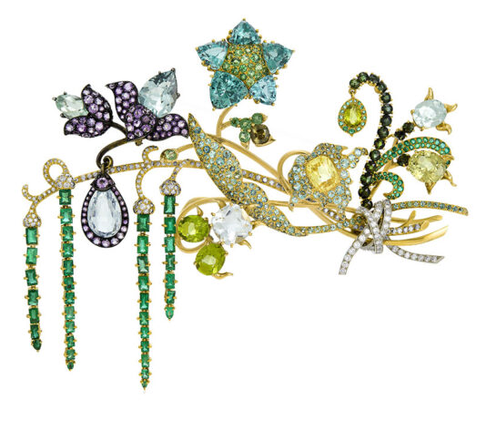 Gioielli come opere d’arte scultoree: i pezzi JAR offerti all’asta da Christie’s Spilla ‘Bouquet multicolore’ jar con gemme di colore, diamanti e diamanti fancy in asta da Christie’s