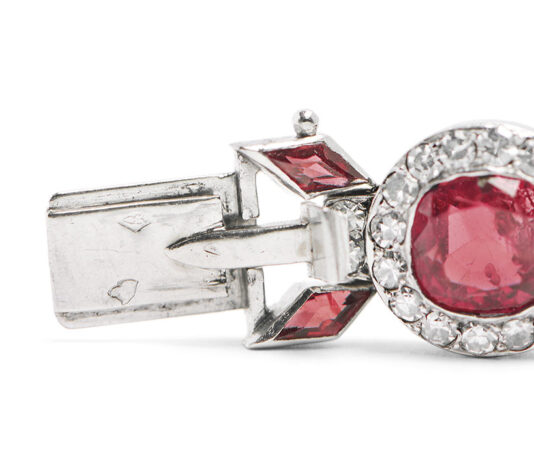 I gioielli Cartier impreziosiscono l’asta Bolaffi in partenza il 13 Ottobre Dettaglio bracciale Cartier per aste Bolaffi