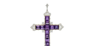 Storia dell’Attallah Cross, uno dei gioielli più cari a Lady Diana all’asta da Sotheby’s The Attallah Cross Sotheby's.