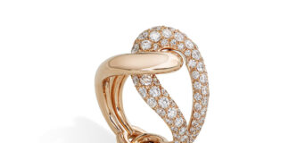 Onde del mare e legami indissolubili: “Vela” e “Marea” di Gismondi 1754 Anello in oro rosa e diamanti della collezione “Vela” di Gismondi 1754.