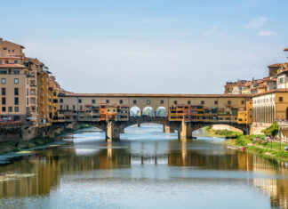 Oltre cento anni di storia della gioielleria fiorentina in un libro: il 30 marzo la presentazione di “Gioielli a Firenze, Archivio Peruzzi (1880-1970)” Ponte Vecchio a Firenze.