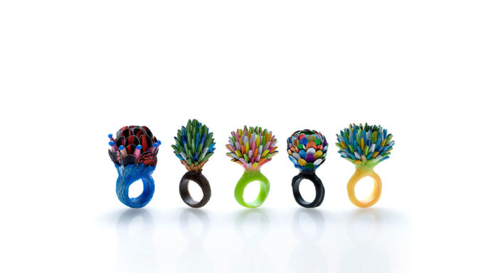 Barcellona incontra il Milano Jewellery Tour. La mostra Contemporania High Craftmanship celebra il gioiello contemporaneo Eunseok Han, Stay Alive-r, anelli, 3×3×4 cm, lattina riciclata, HMA, PLA.