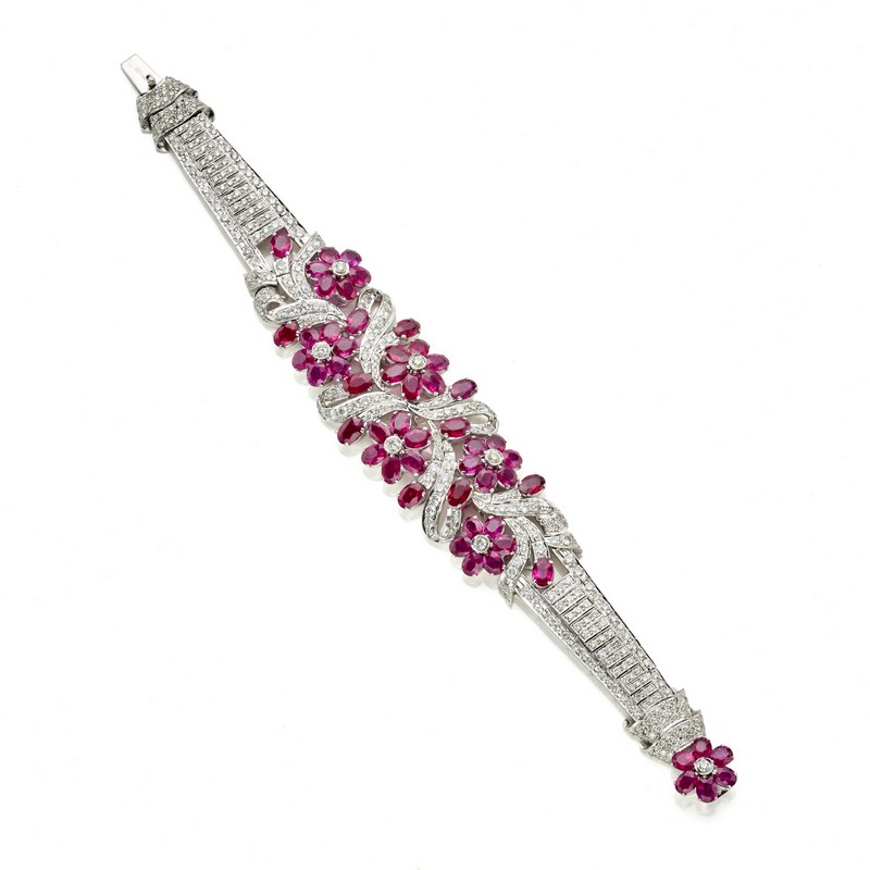 Bracciale con motivo floreale in oro bianco
