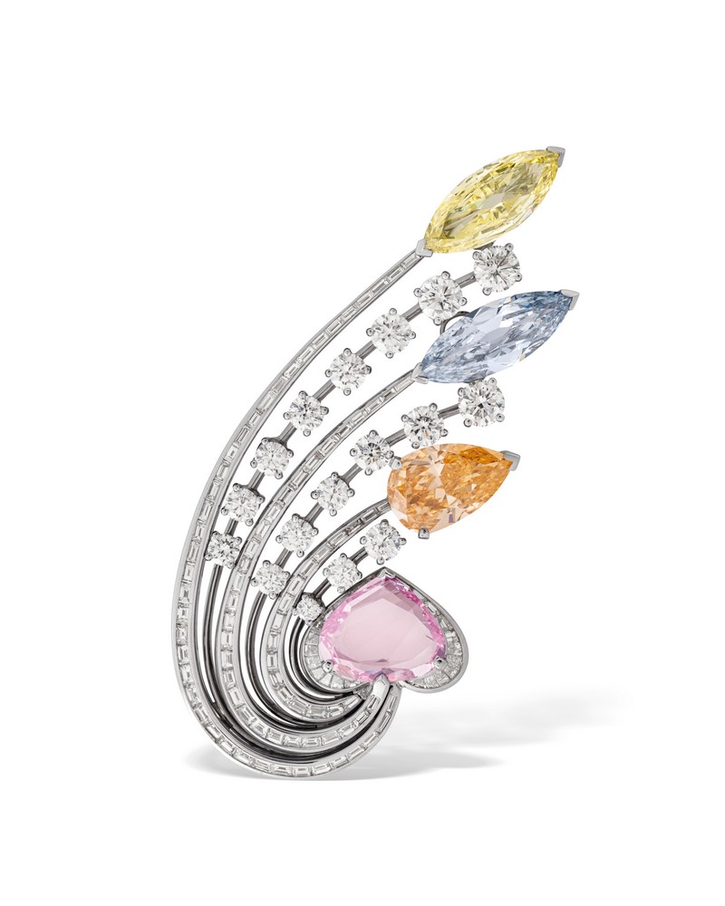 Spilla Bulgari con diamanti fancy