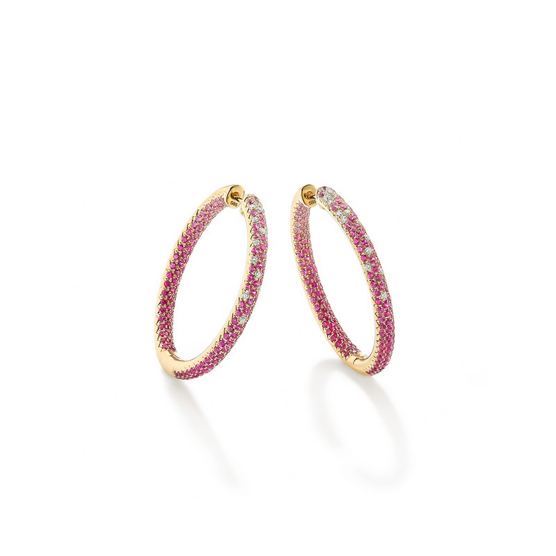 Orecchini a cerchio con diamanti e zaffiri rosa, incastonati in oro giallo 14kt. DI Robinson Pelham