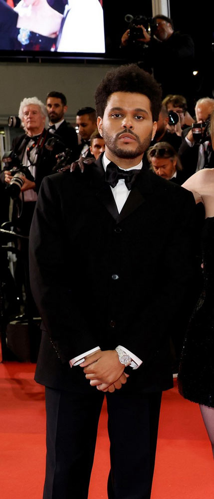 The Weeknd sul red carpet del Festival di Cannes 2023 indossa l’orologio Limelight Gala di Piaget