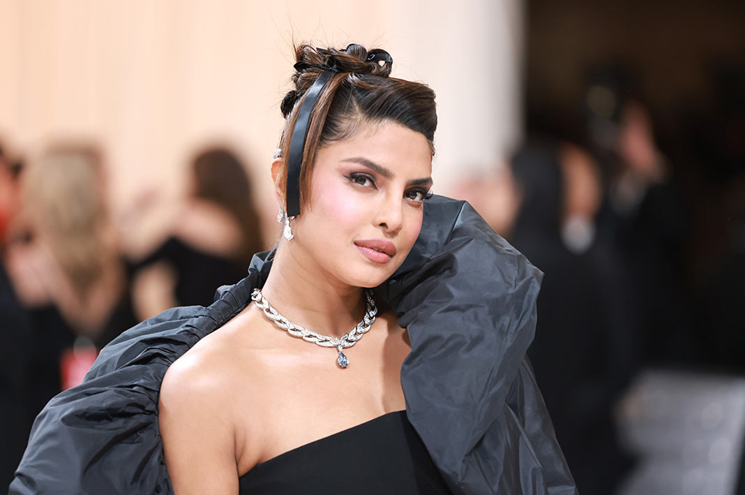 Laguna-blu-Priyanka-Chopra-HOME Priyanka Chopra Jonas al Met 2023.