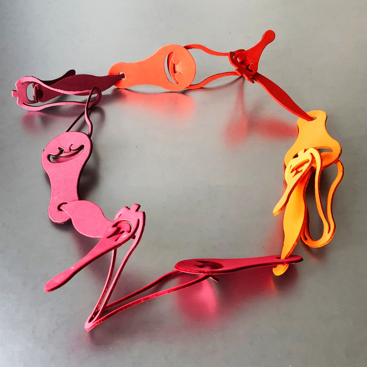 Roberto Zanon, Collana Belly, 2021.Collana in Gomma Eva, in taglio laser.