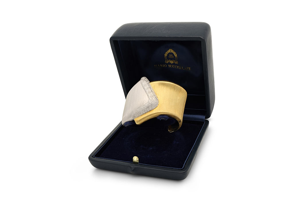 Hancocks-londo-gioiello-del-mese-luglio-HOME Il bracciale bicolore Buccellati, realizzato intorno al 1960.