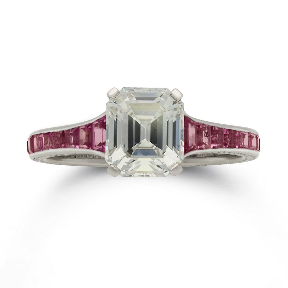 Anello Hancocks con zaffiri e diamante taglio smeraldo