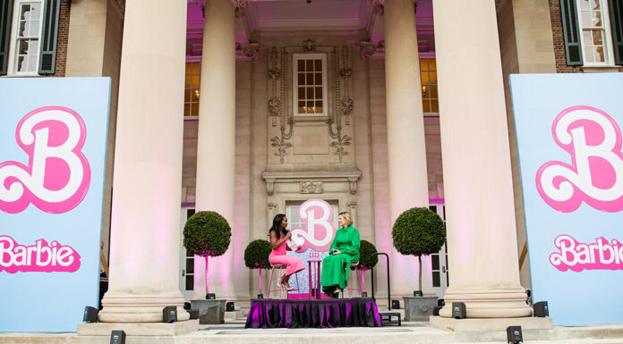L’era del Barbiecore: un trend tutto da scoprire che ha influenzato designer e brand La regista Greta Gerwig in un evento di presentazione del film Barbie nel Regno Unito.
