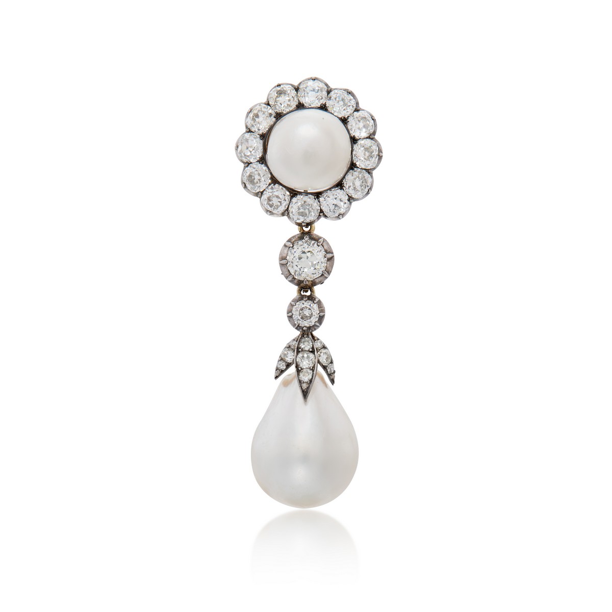 Spilla con perle e diamanti (lotto 1090), 1865 circa.