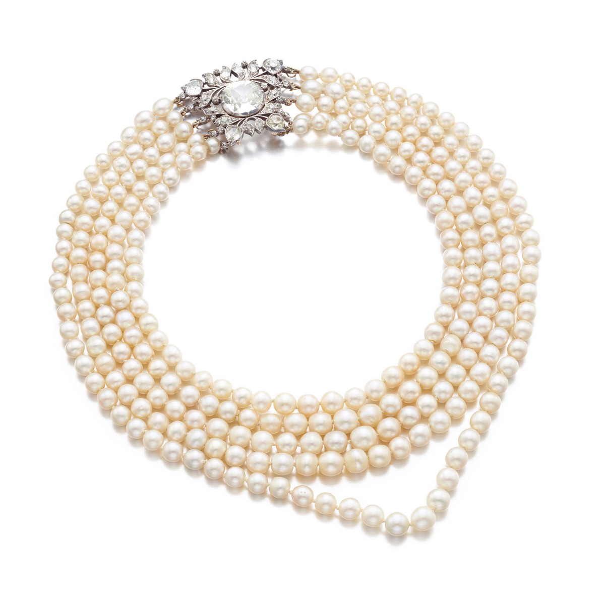 Collana di perle naturali e diamanti (lotto 1082), Köchert, fine del XIX secolo.