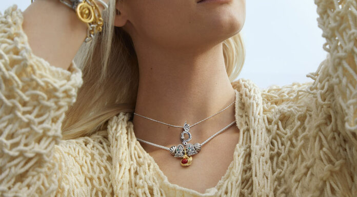 Ice and Fire: Targaryen e Stark. La nuova collezione Game of Thrones x Pandora riporta il fantasy nel mondo del gioiello Pandora x Game of Thrones