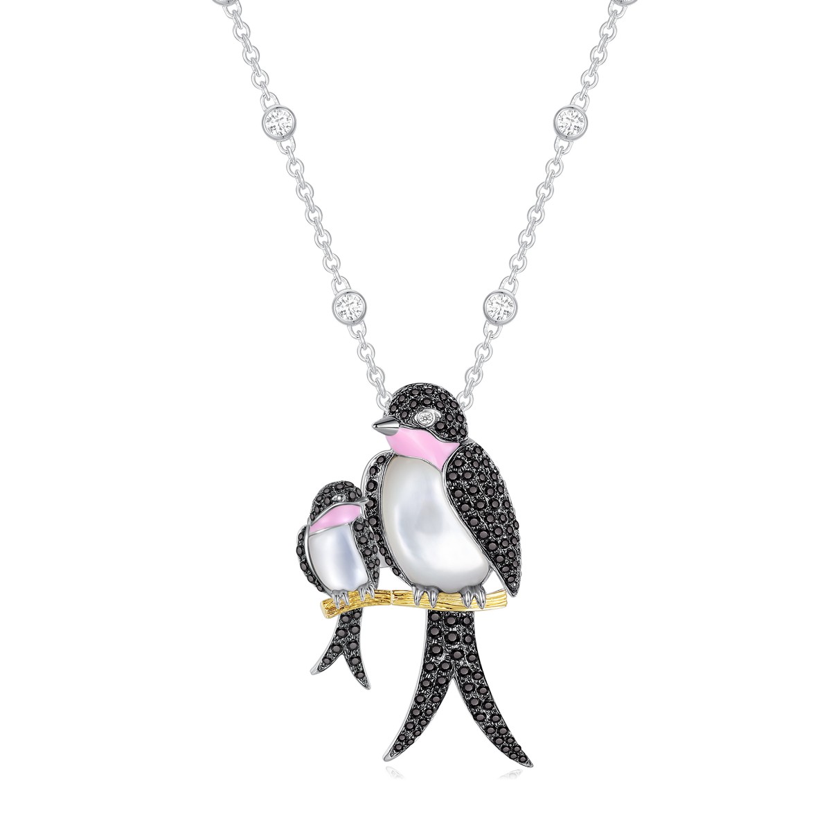 Collana con rondini della collezione “My little one”.