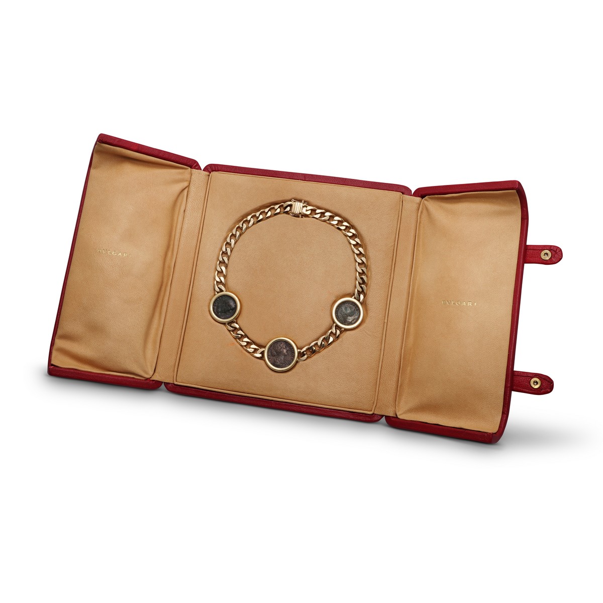 La collana Bulgari presentata nella sua custodia, Hancocks London