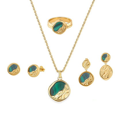Parure in malachite realizzata in argento sterling riciclato con finitura dorata. Le monete martellate mostrano contorni organici ispirati alla natura, Yiwu Gemnel Jewelry Co Ltd
