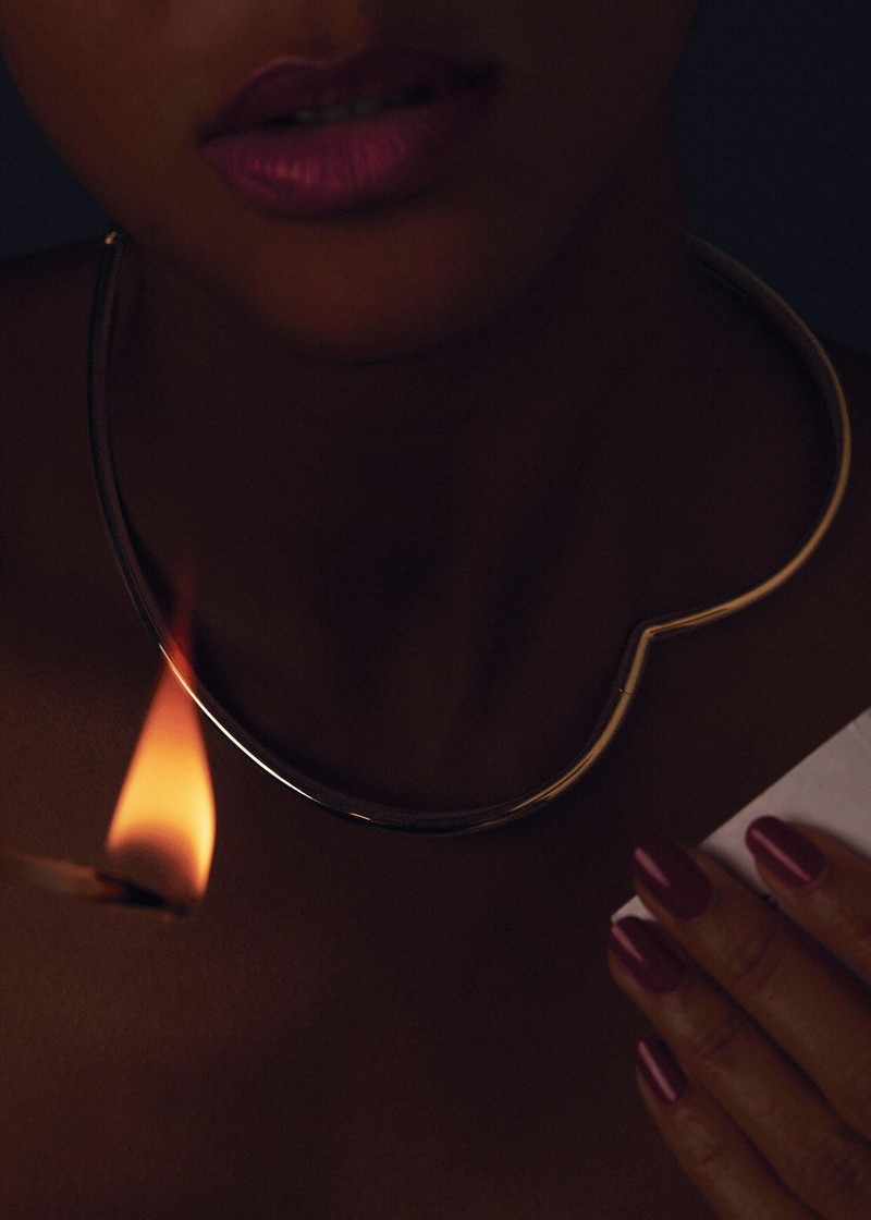 Collana a forma di cuore in oro giallo 9kt indossata, Yvonne Léon