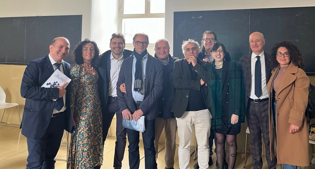 Foto di gruppo con alcune delle personalità del settore che sono intervenute all’evento.