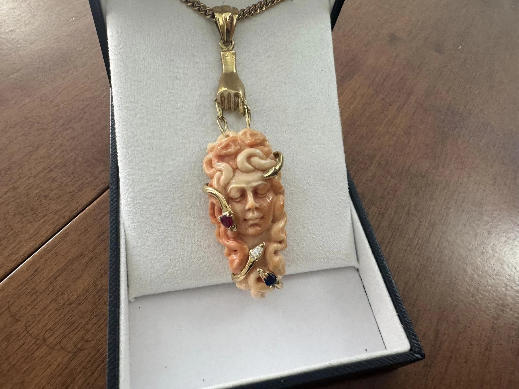 Il Sogno Silente di Medusa, gioiello di Luigi Truono
