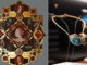 Roma Jewelry Week 2024 presenta la mostra “SINOPIE”: l’incontro tra la pittura di Emiliano Alfonsi e l’arte del gioiello A sinistra, una creazione di Emiliano Alfonsi; a destra, l’opera Vite parallele di Francesco Ridolfi