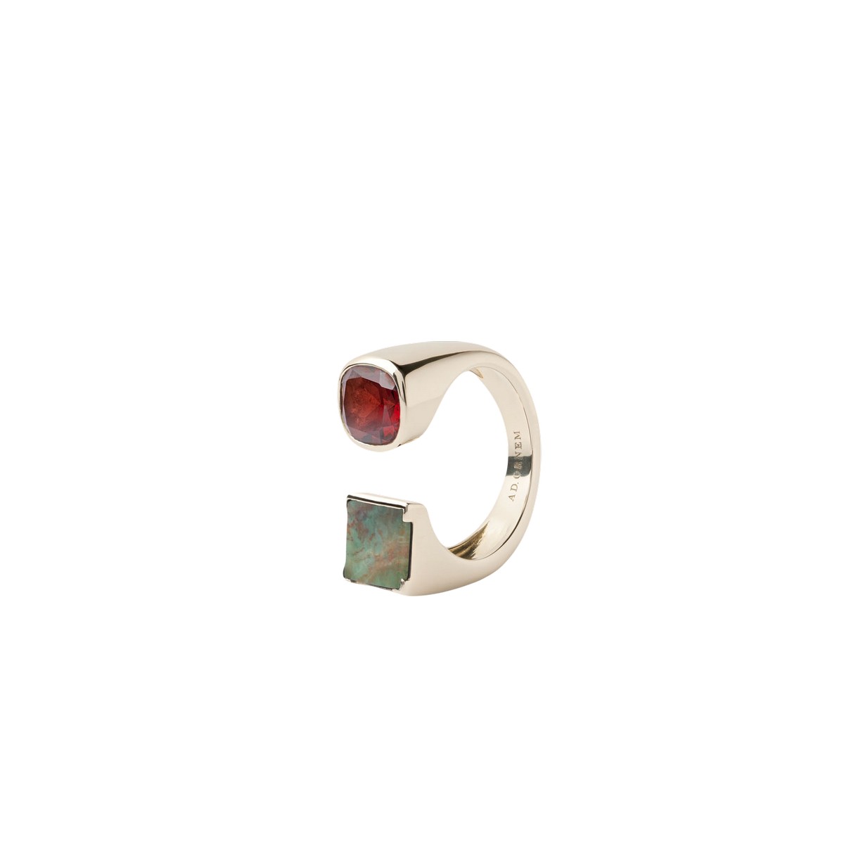 Anello “Nos” di Ad.Ornem in oro grigio 19kt, granato, diaspro “di bosco”