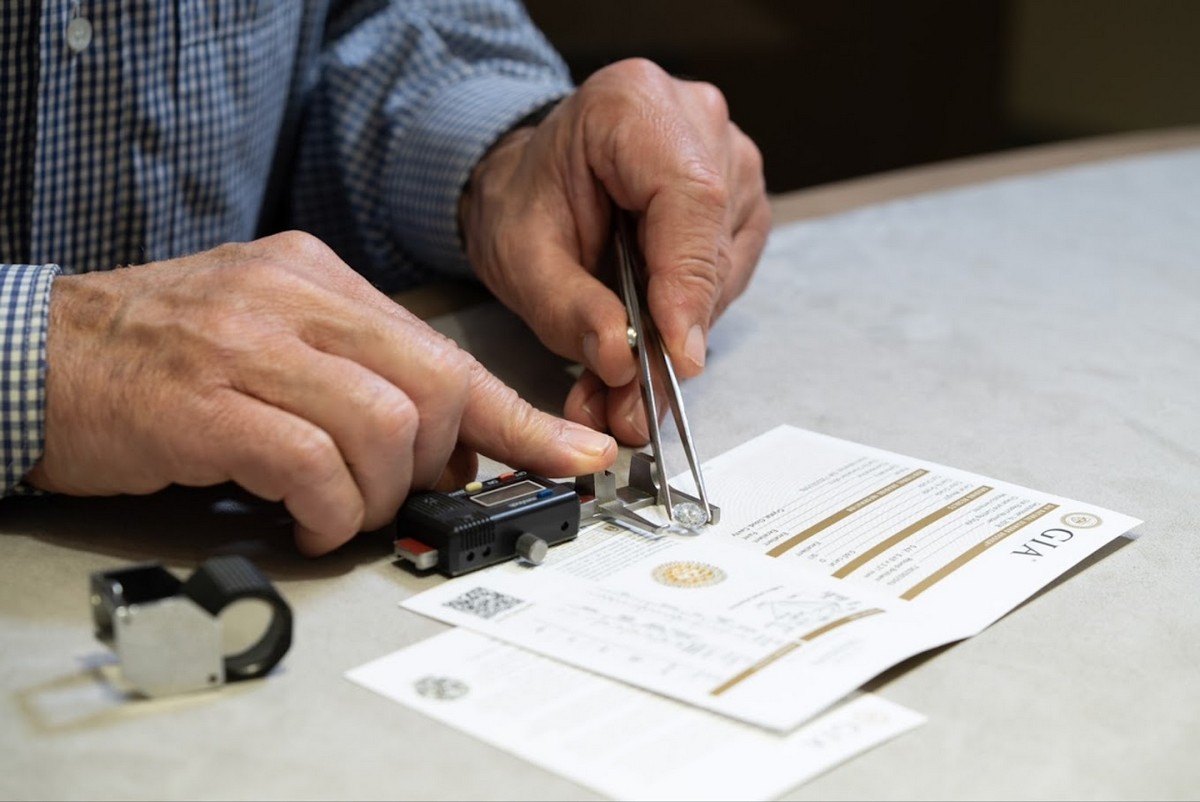 Un diamante con report gemmologico GIA