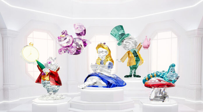 Alice nel paese delle meraviglie è il tema della nuova collaborazione tra Disney e Swarovski Statuette di cristallo Swarovski x Disney, collezione “Alice in Wonderland”