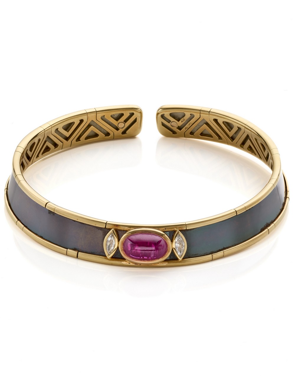 Chocker rigido “Simona” di MarinaB in oro giallo e metallo brunito con rubino cabochon (circa 10 carati) e due diamanti navette (circa 0,70 carati complessivi)