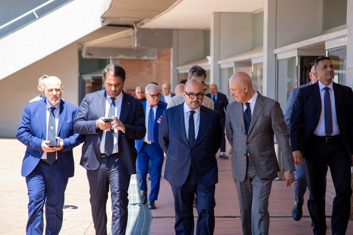 The visit of the Minister of Culture Gennaro Sangiuliano at the Oromare jewellery production centre