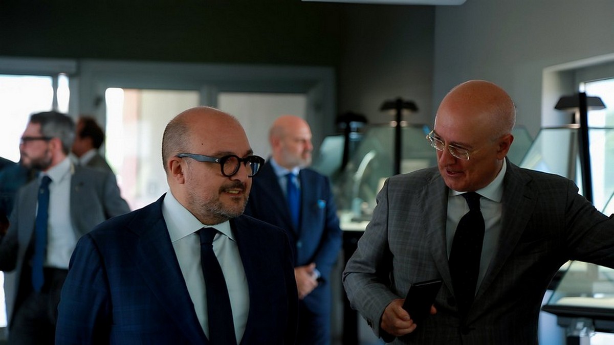 The visit of the Minister of Culture Gennaro Sangiuliano at the Oromare jewellery production centre