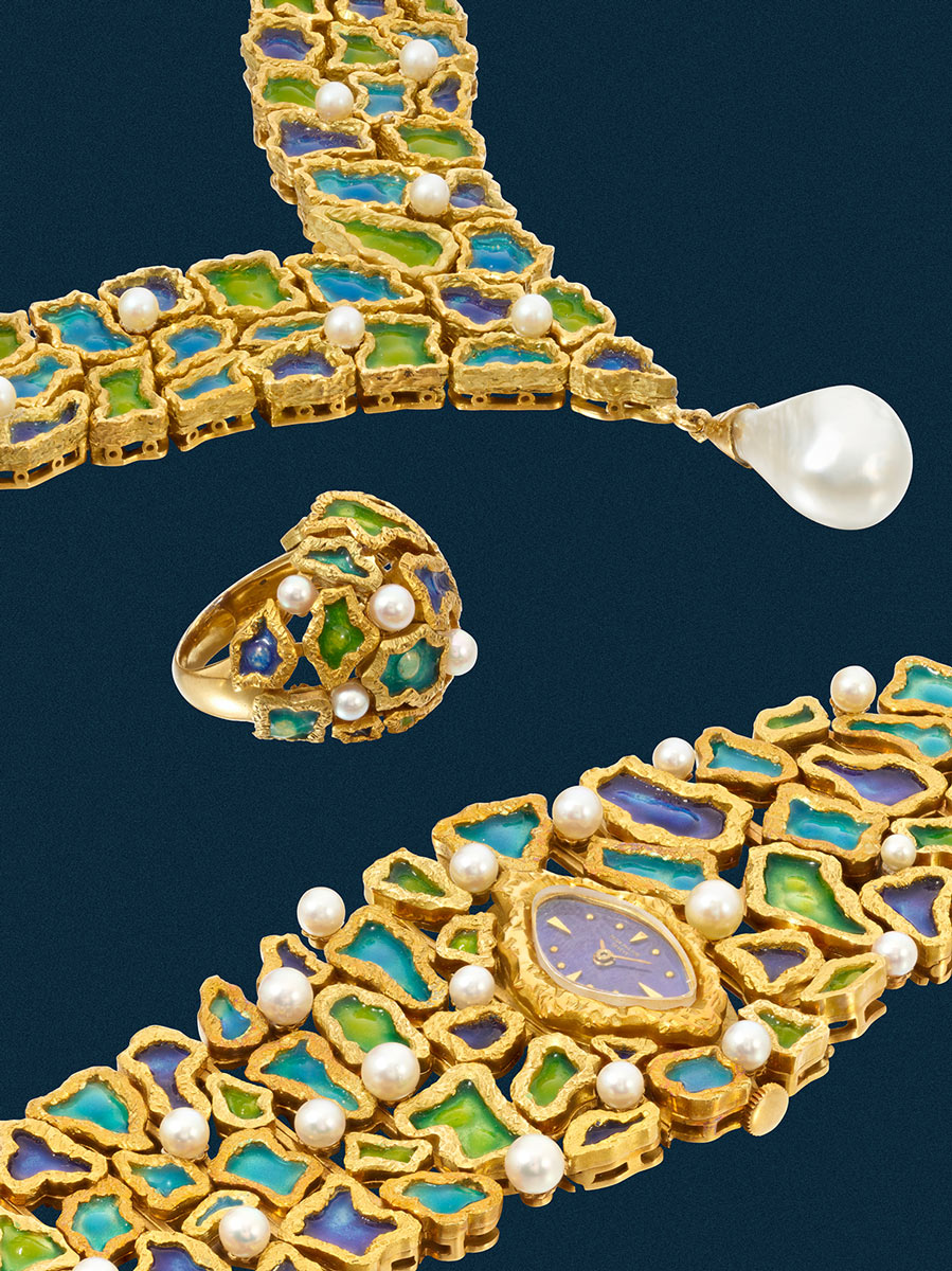 Patek Philippe, Un set unico disegnato da Gilbert Albert con un orologio a bracciale, un anello e una collana. Questo orologio viene fornito completo di una collana e un anello, completando un set adatto a un avventuriero moderno