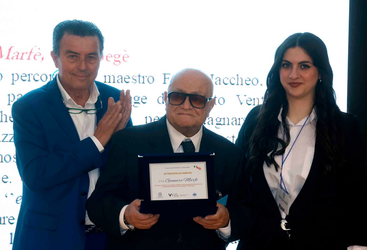 La consegna del premio dedicato al maestro Gennaro Marfè