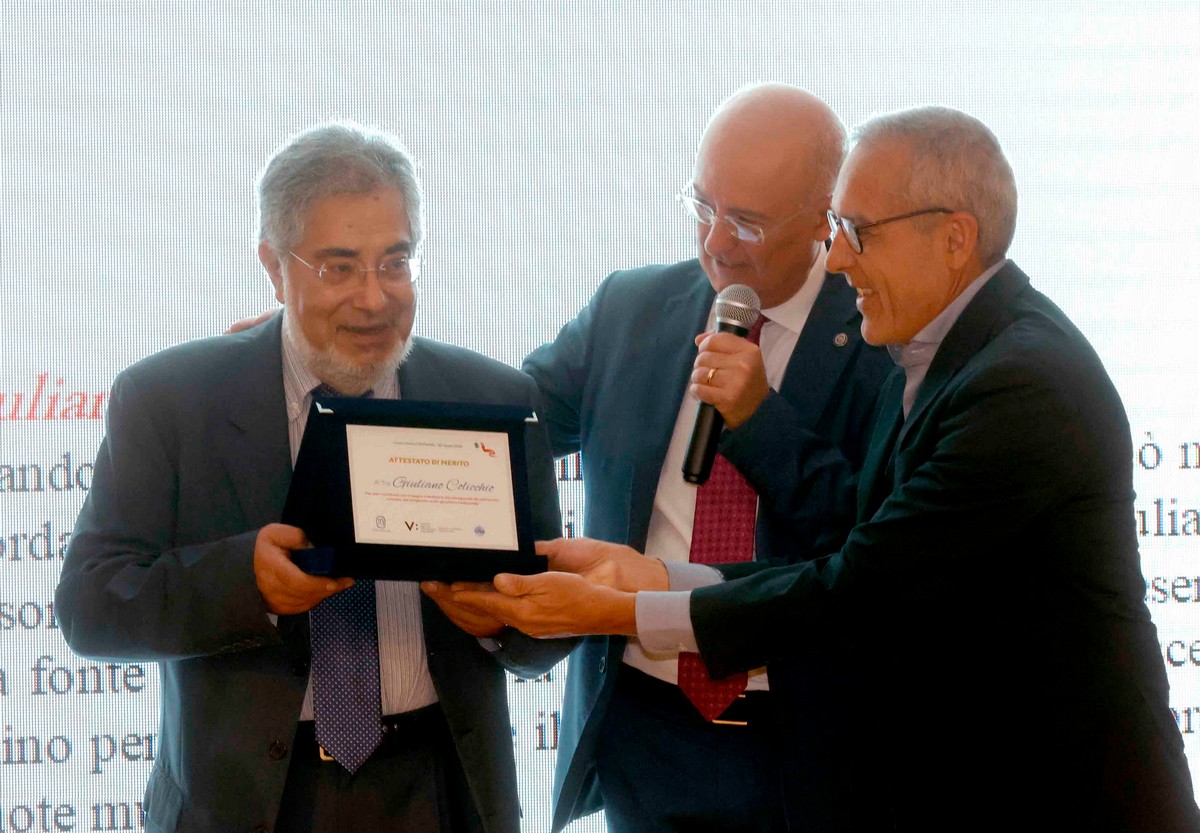 La consegna del premio dedicato al maestro Giuliano Colicchio
