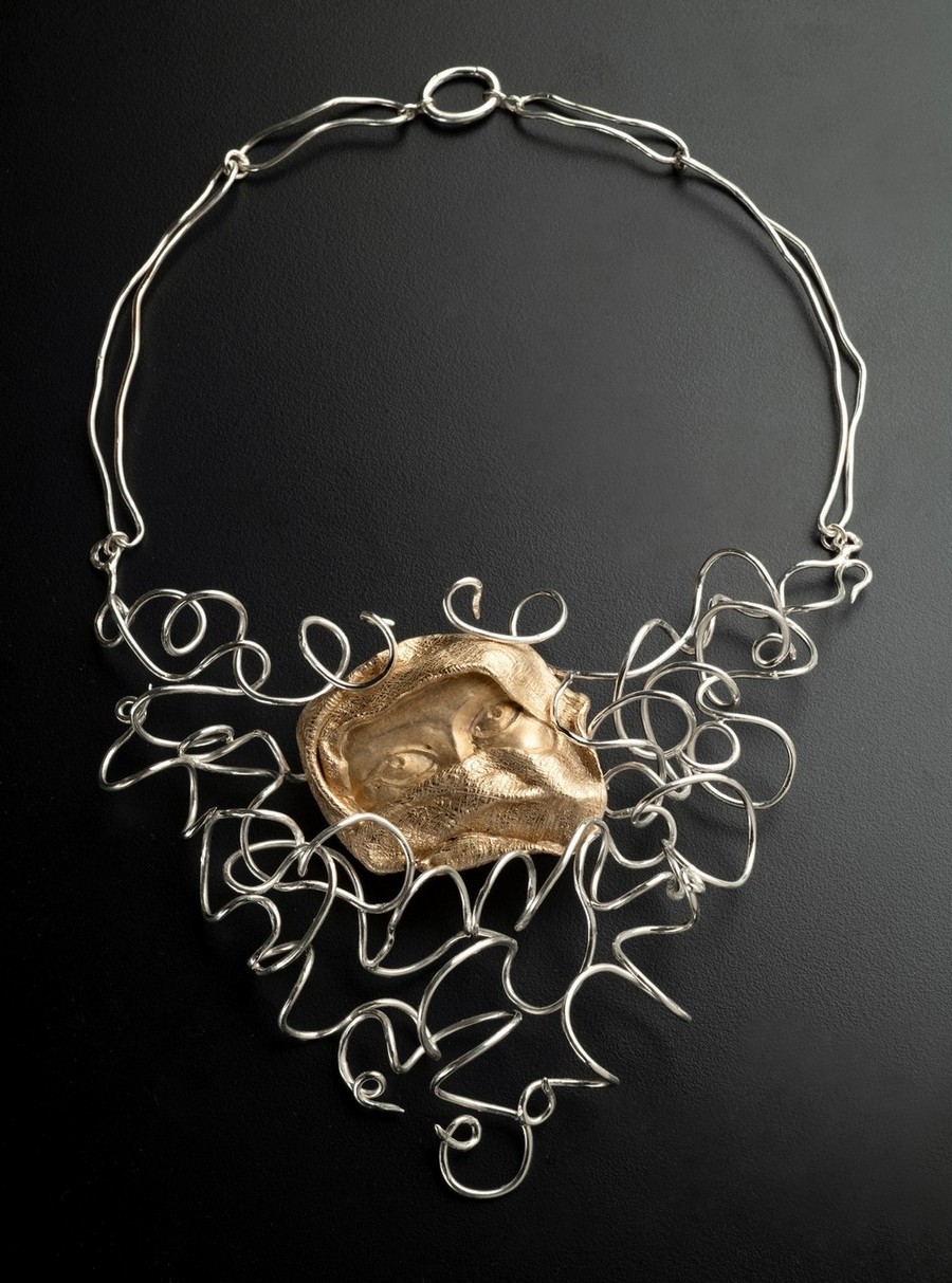 Gioiello di Stefania Todini in mostra alla Galleria Incinque Open Art Monti