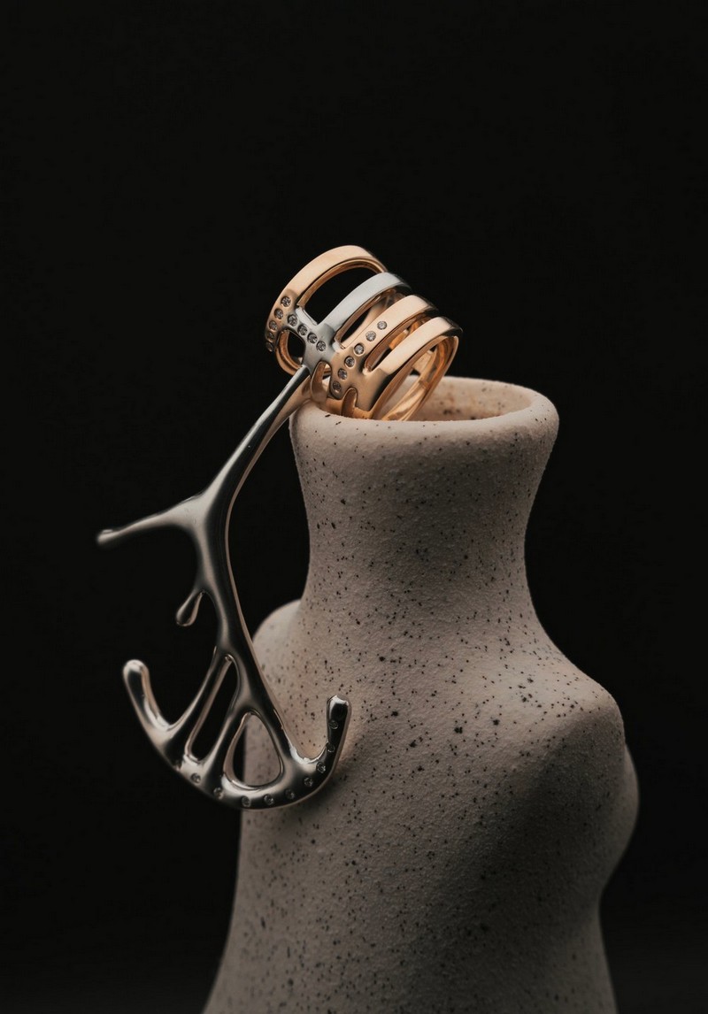Anello “Structura” di Yulia Komendat