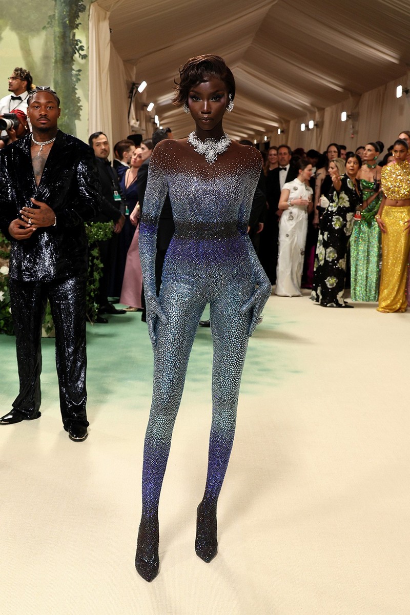 Anok Yai al Met Gala 2024 in Haute Couture Swarovski