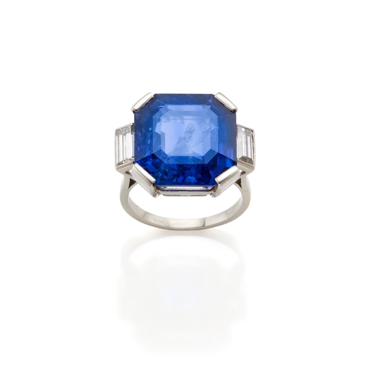 Anello in platino con zaffiro Burma taglio ottagonale
