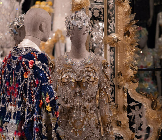 “Dal Cuore alle Mani” è il viaggio nel percorso creativo di Dolce&Gabbana: in mostra a Palazzo Reale di Milano fino al 31 luglio 2024 Foto dall’evento “Dal Cuore alle Mani: Dolce&Gabbana”