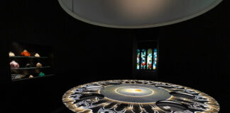 Viaggio nella storia di Buccellati: la mostra immersiva a Venezia tra le iconiche farfalle Sala “The Buccellati Generations”