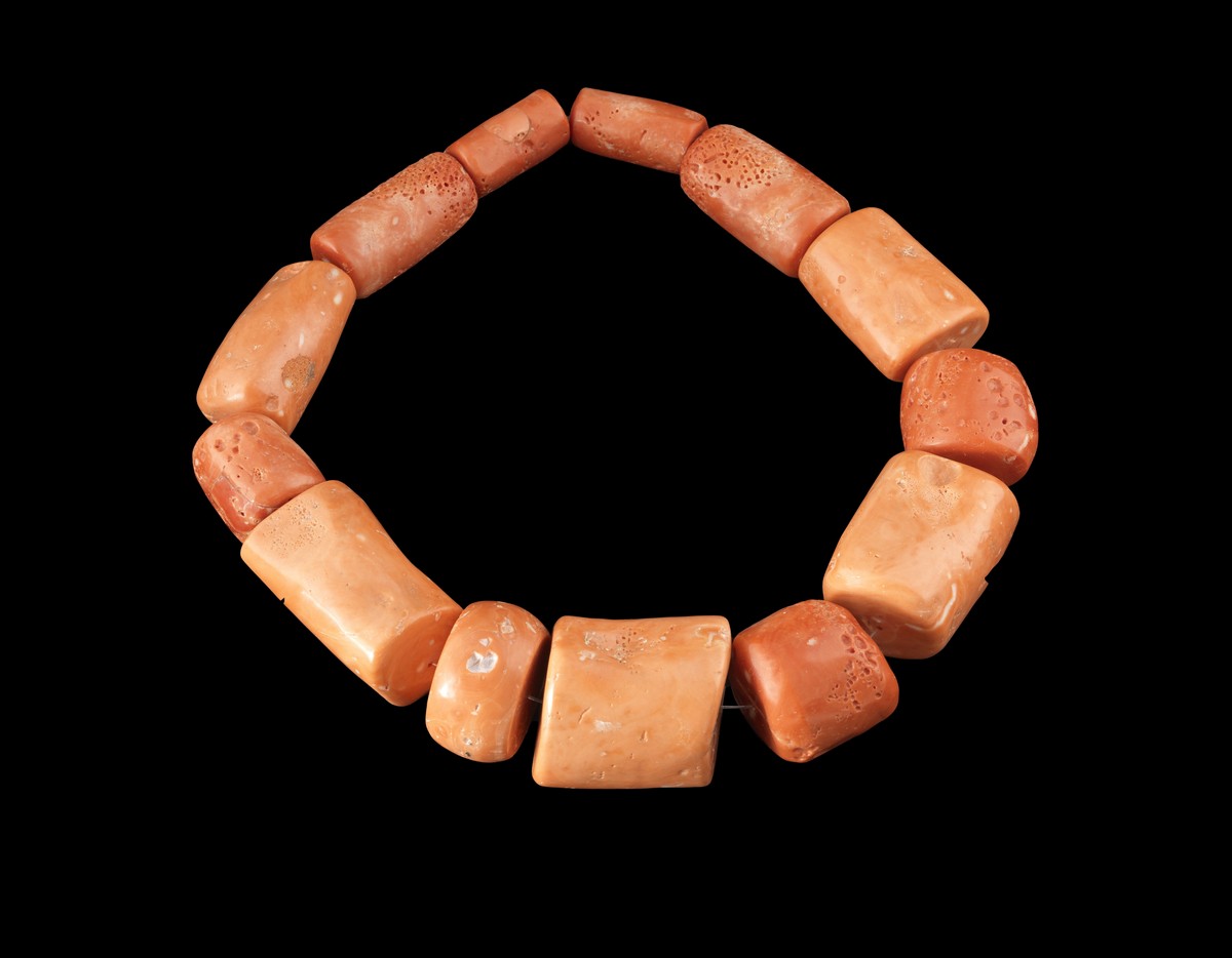 Museo Antonino De Simone, Collana destinata al mercato nigeriano, lavorazione napoletana, XIX secolo. Corallo del Pacifico