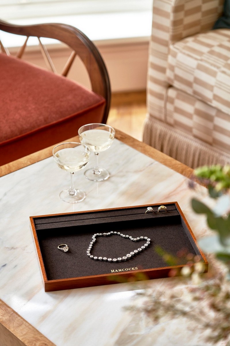Collana di diamanti in esposizione alla nuova sede Hancocks