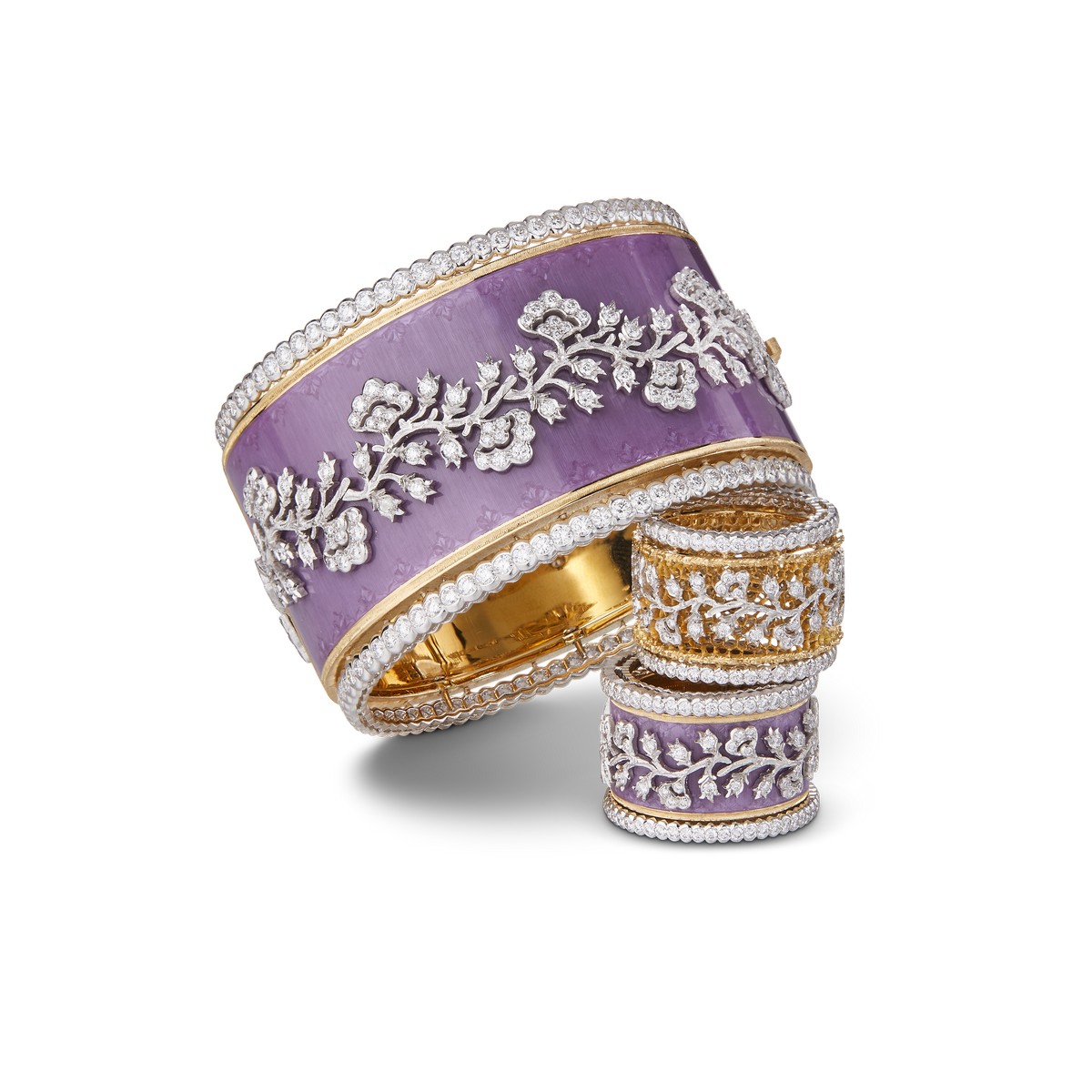 Bracciale e anelli Buccellati, collezione “Idyllium floralis”.