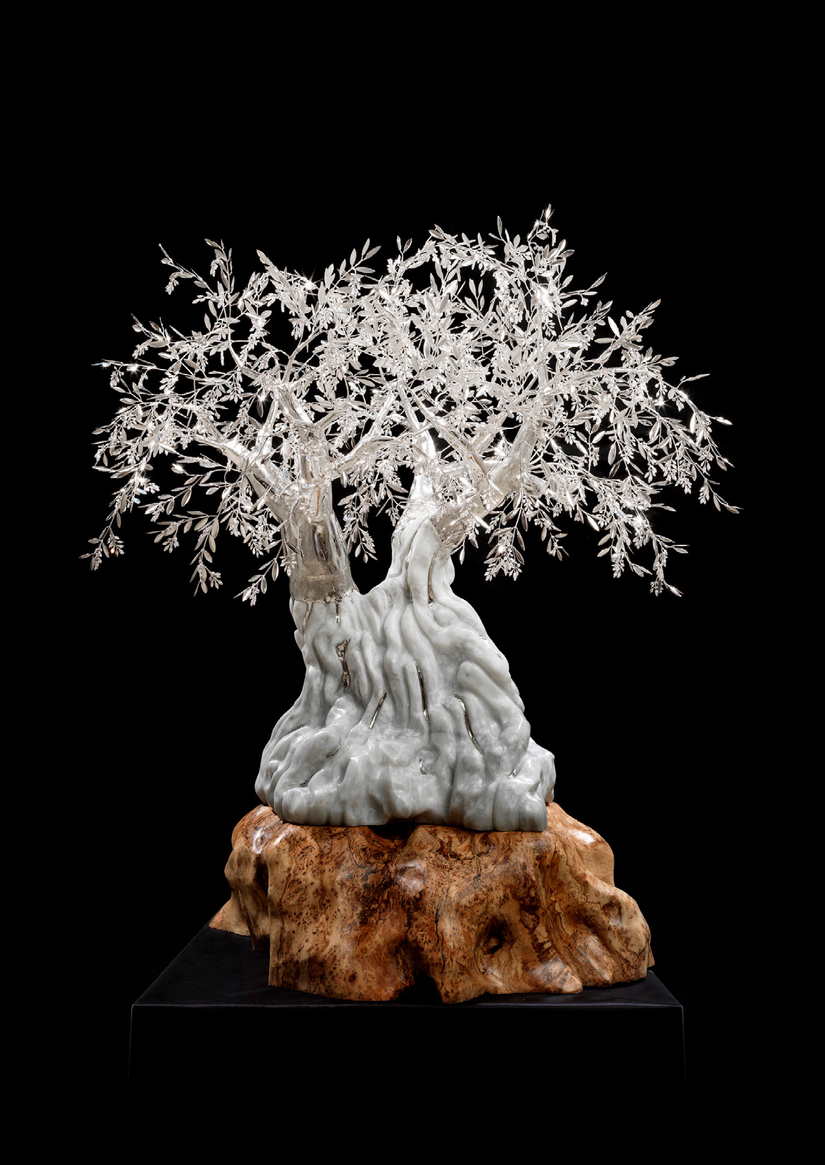 The White Olive Tree di Agatino Cappella, in platino e diamanti.