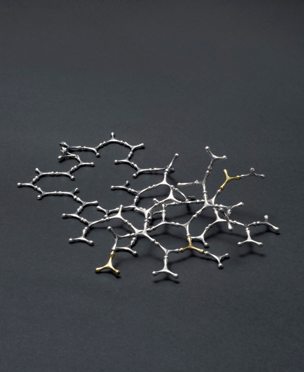 “Waterbones” di Loris Cecchini.