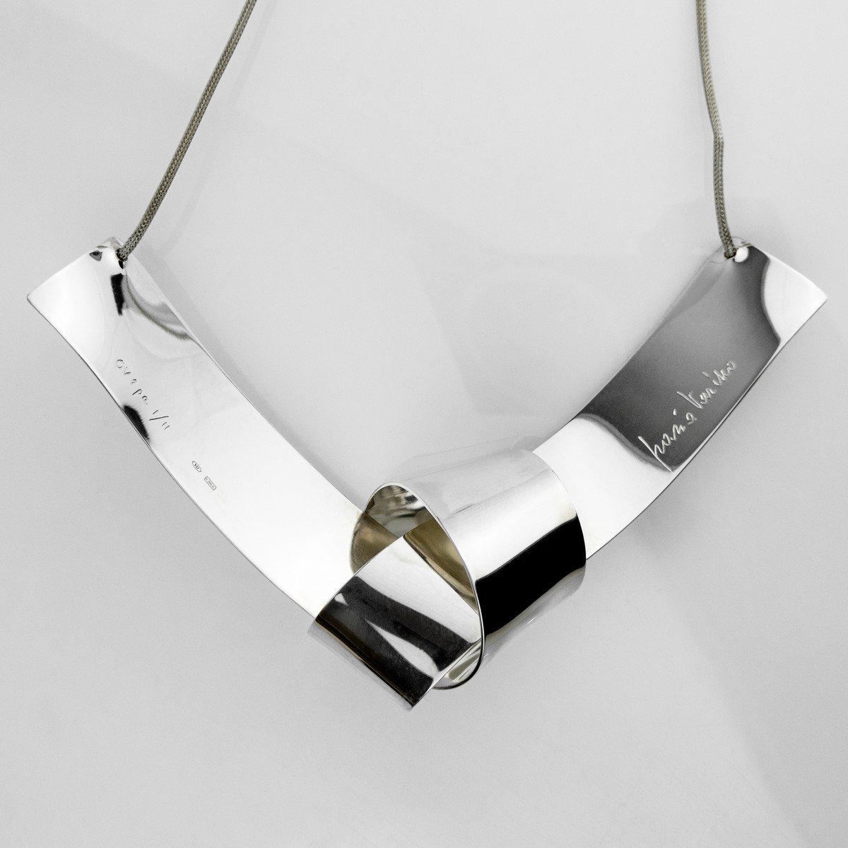 Collana “A Nodo Mio” (2022), realizzata in argento