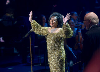 Record e grandi marchi: la Top Ten dei gioielli battuti all’asta Sotheby’s di Parigi dedicata alla collezione di Shirley Bassey Dame Shirley Bassey in concerto nel 2022