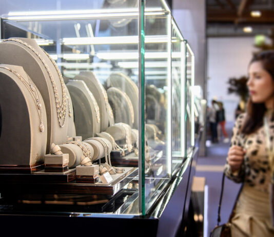 Torna a Vicenza VO Vintage 2025, la mostra dedicata ai gioielli d’epoca Gioielli esposti a Vicenzaoro