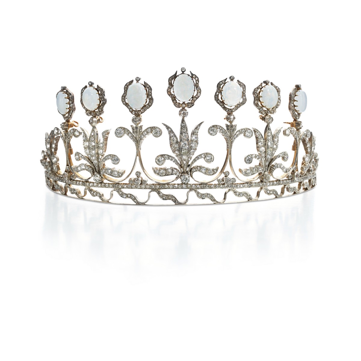 Tiara di opali e diamanti del 1900