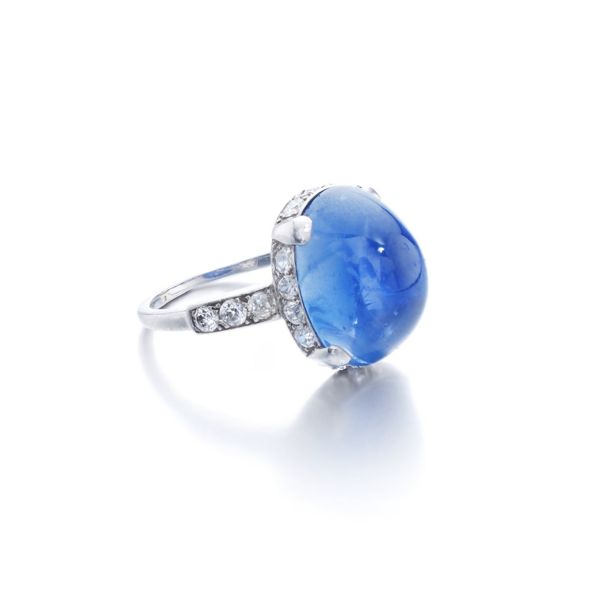 Anello con zaffiro e diamanti Cartier degli anni ’30